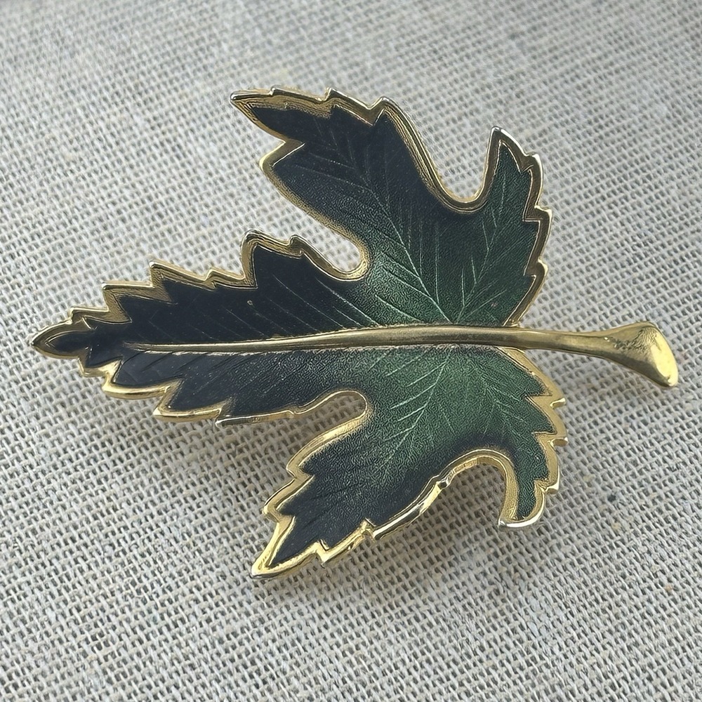 Vintage Concave Maple Leaf Brooch Costume Jewelry Green Good Tone